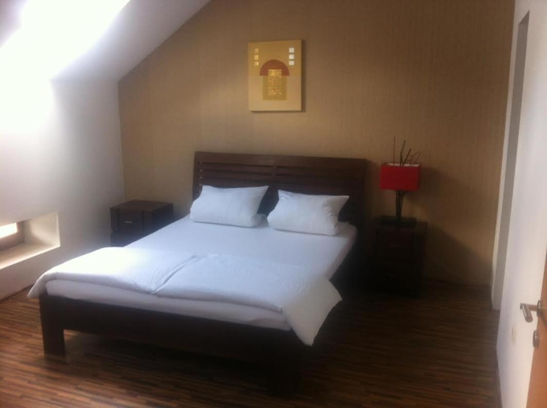 Central Apartman โชพรอน ภายนอก รูปภาพ